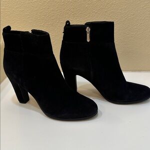 New Sam Edelman Elegant Black Suede Women's Ankle Boots. Size 9.